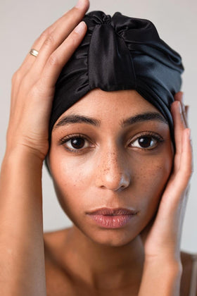 Schlafhaube Seidenturban | Schwarz, doppellagig 22 Momme | verbesserte Passform, hinten bindbar ohne Gummizug
