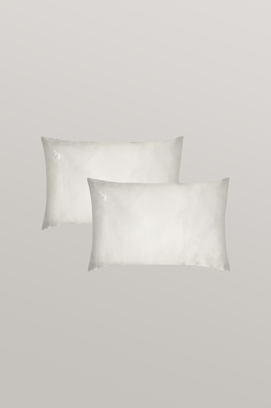 2er Bundle Seidenkissenbezüge in der Größe 40 x 60 cm in creme weiß von Curly N Covered