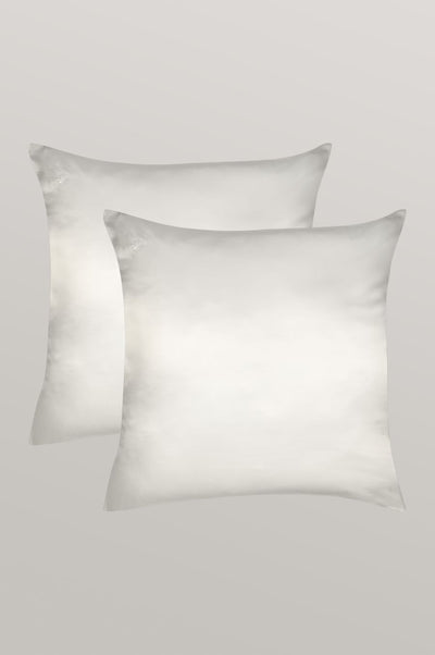 2er Bundle Seidenkissenbezüge in der Größe 80 x 80 cm in creme weiß von Curly N Covered