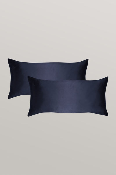 2er Bundle Seidenkissenbezüge in der Größe 40 x 80 cm in marineblau von Curly N Covered