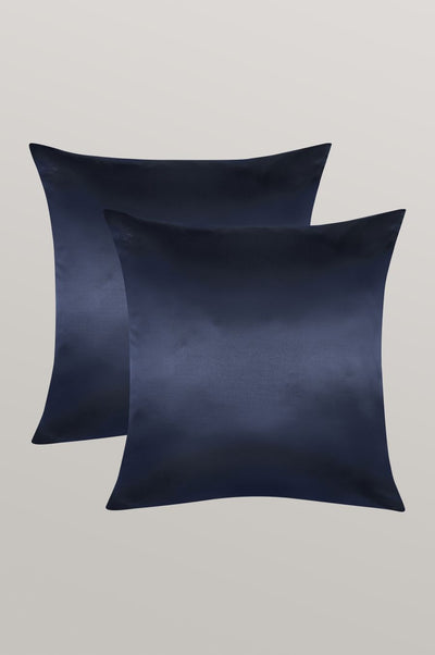 2er Bundle Seidenkissenbezüge in der Größe 80 x 80 cm in marineblau von Curly N Covered