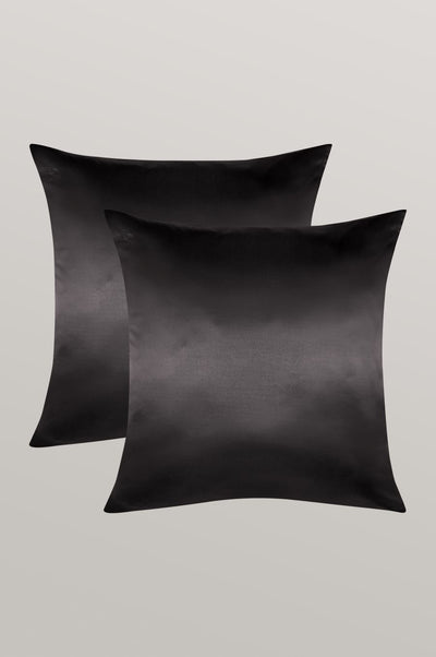 2er Bundle Seidenkissenbezüge in der Größe 80 x 80 cm in schwarz von Curly N Covered