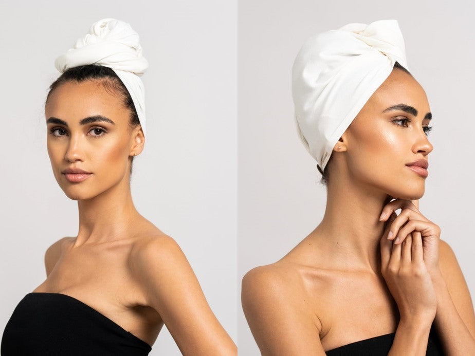 Bundle Haar Handtuch und Turban Handtuch aus Bambus, beides in weiß von CURLY N COVERED 