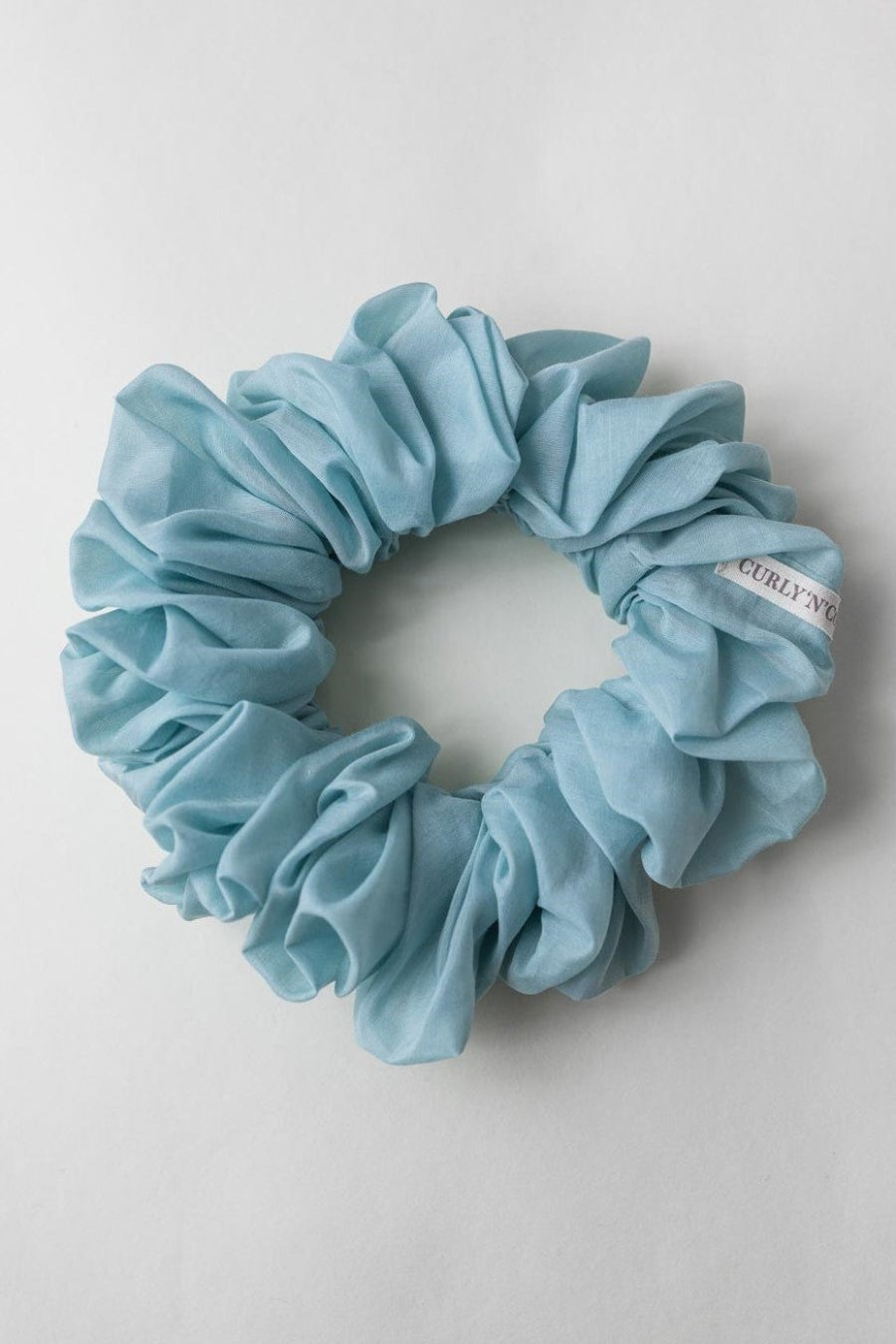 Scrunchie in XXL aus Cotton Silk (Baumwolle und Seide) in hell blau von Curly N Covered