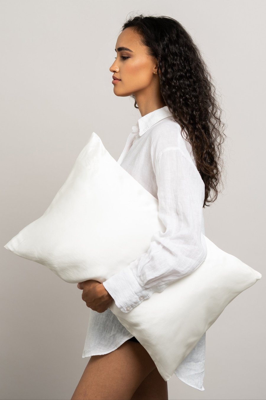 Bette Deine Haut & Haare jede Nacht auf luxuriöse Kopfkissen-Bezüge in 40 x 60 aus Maulbeer-Seide für erholsamen Schlaf.