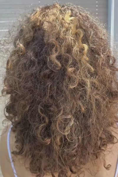 Vergleich eines Lockenkopfes vor und nach dem Microplopping