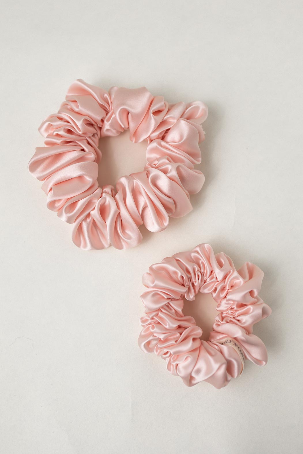 Scrunchie (Silk) – Haargummi aus reiner Seide 22 Momme Grad 6A - 100% Maulbeerseide