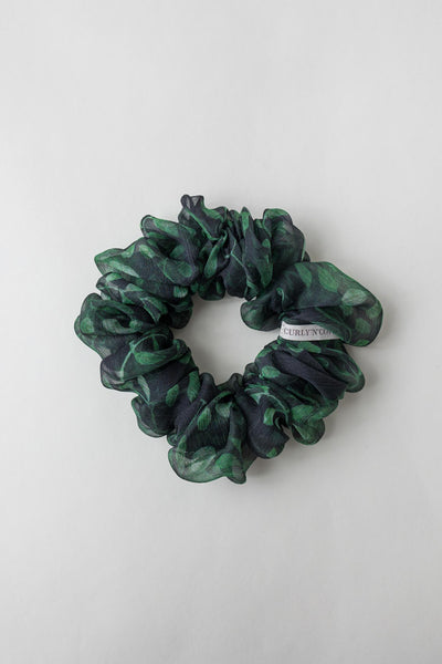 Scrunchie (Silk Crepe) – Haargummi aus Crepe Georgette Seide – grüne Blätter - Crepeseide