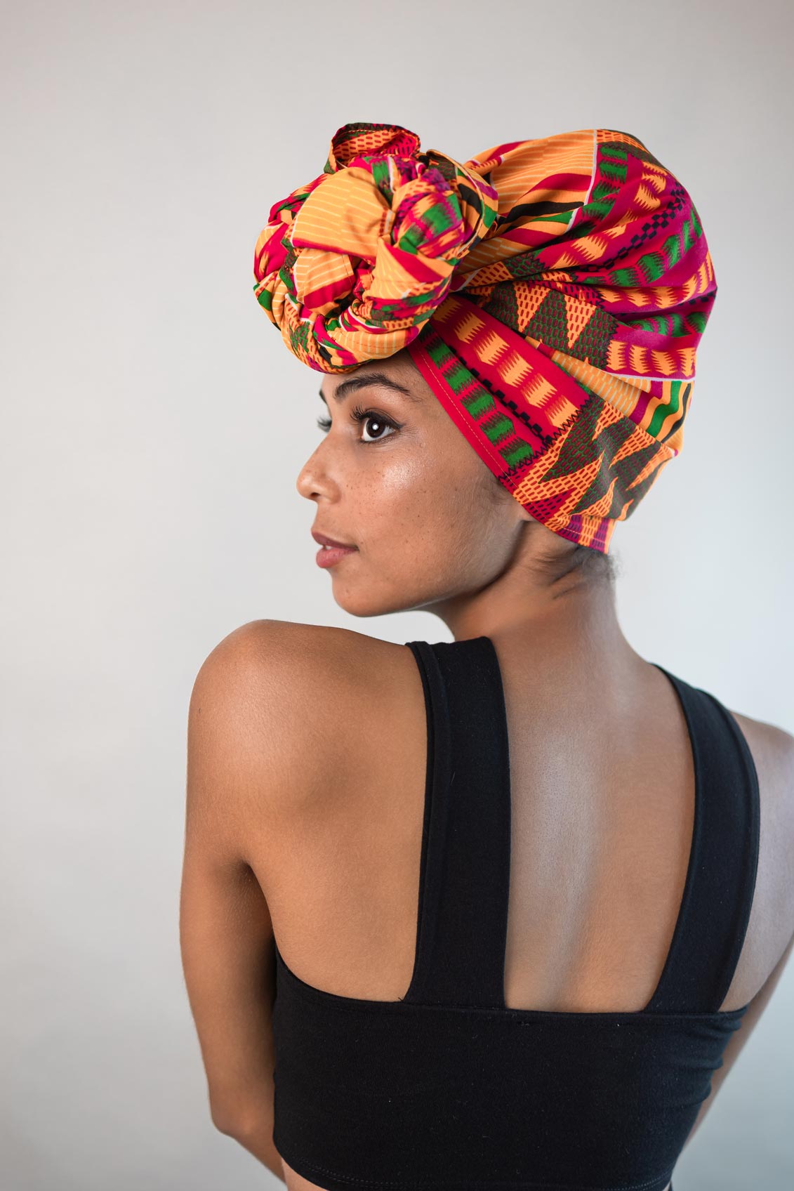 Farbenfrohes afrikanisches Kente Kopftuch in der Größe 58x180 von Curly'N'Covered