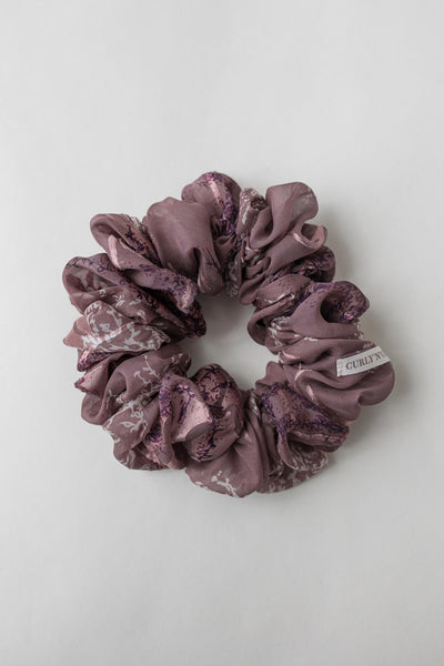 Scrunchie Größe XXL aus Crepe Georgette von Curly'N'Covered mit floralem Blütenmuster